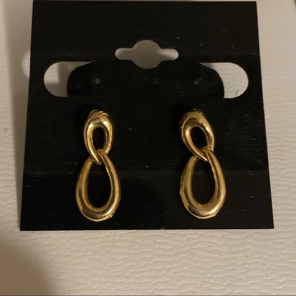 EUC gold interlocking small ring earrings with stud backs - Picture 1 of 2